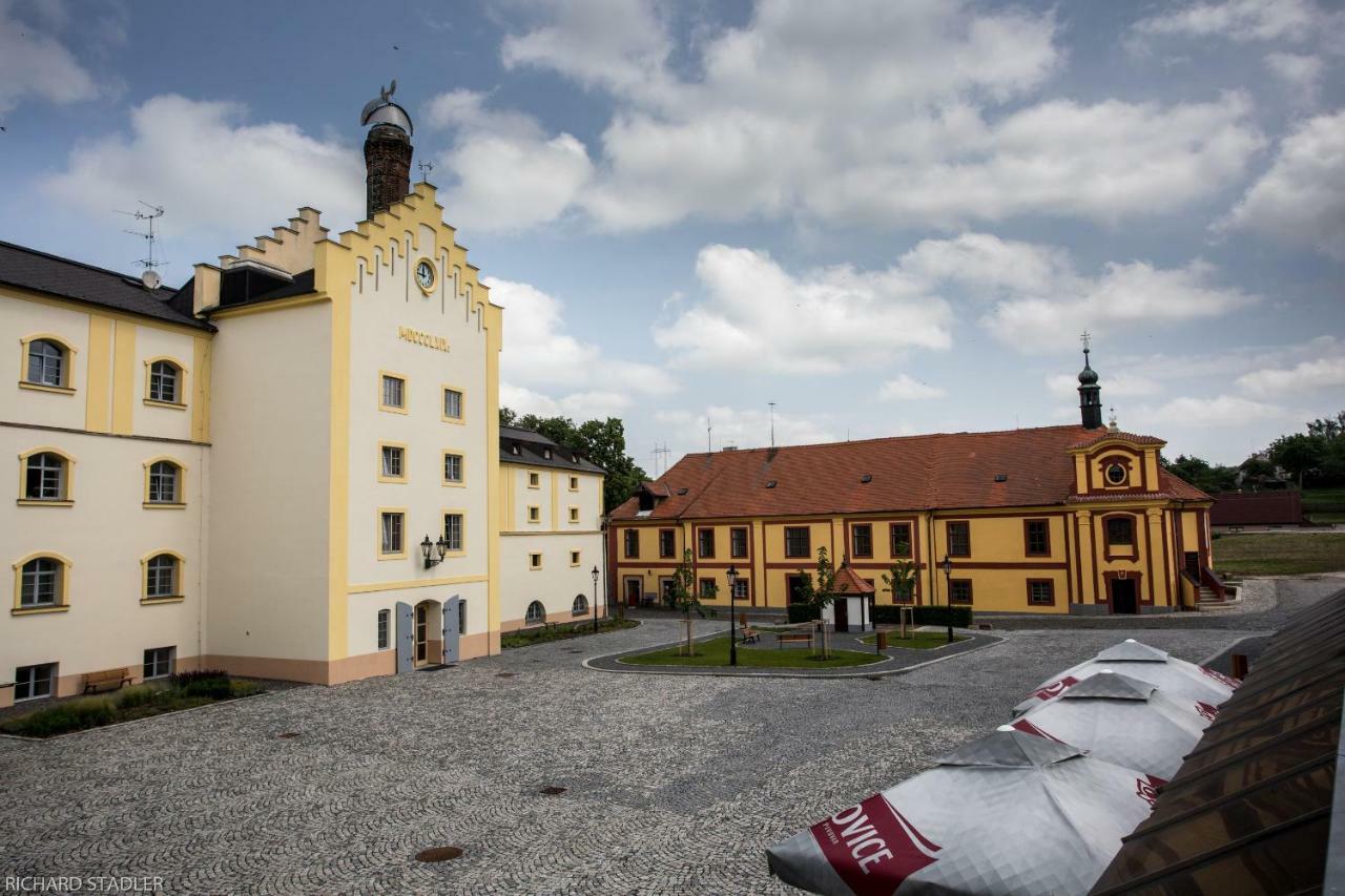 Hotel U Lipy Krusovice Eksteriør billede